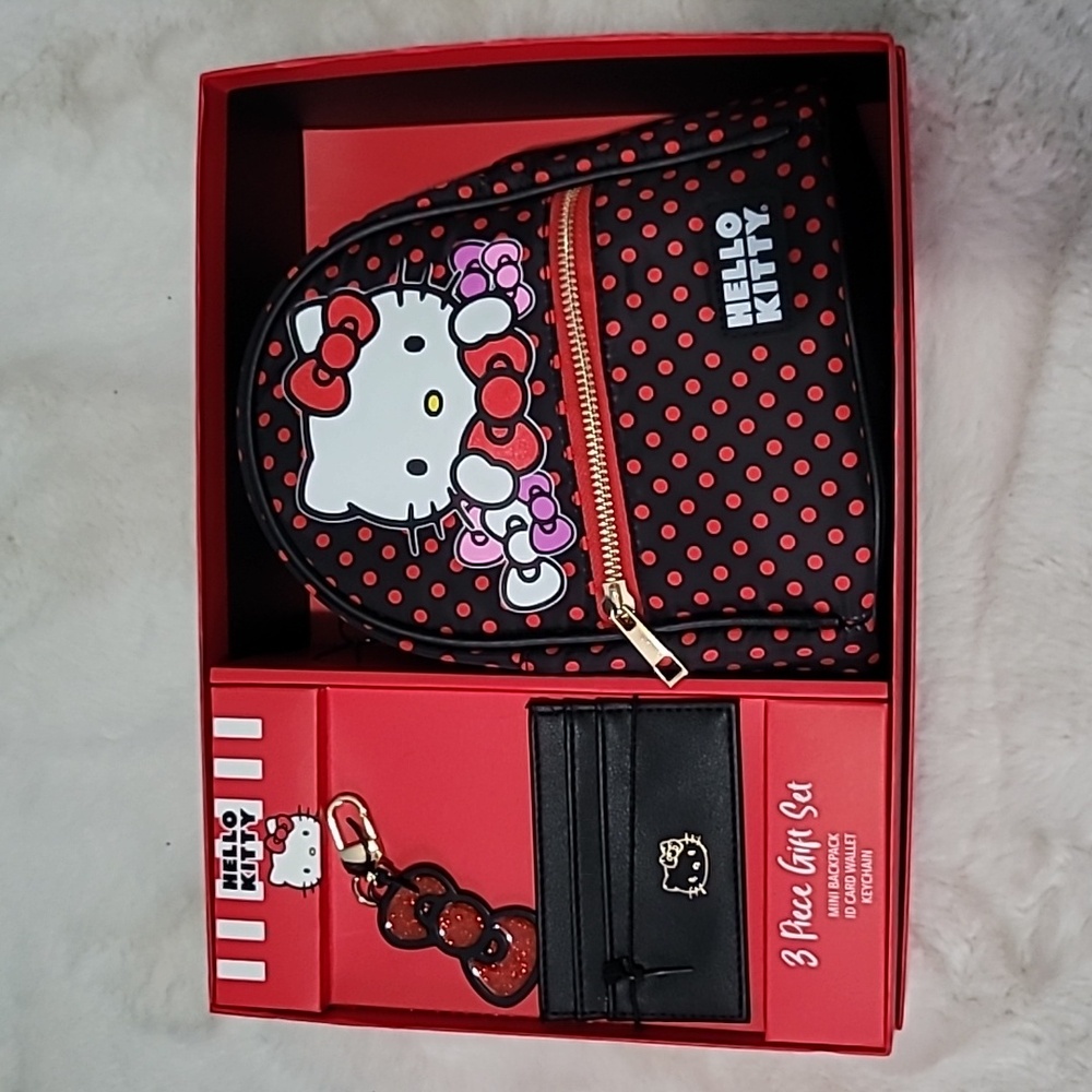 🎀 Hello Kitty 3 Piece Gift Set NWOT - Picture 1 of 8